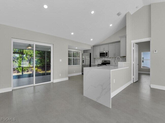 Building Photo - 1931 SW 36th Terrace