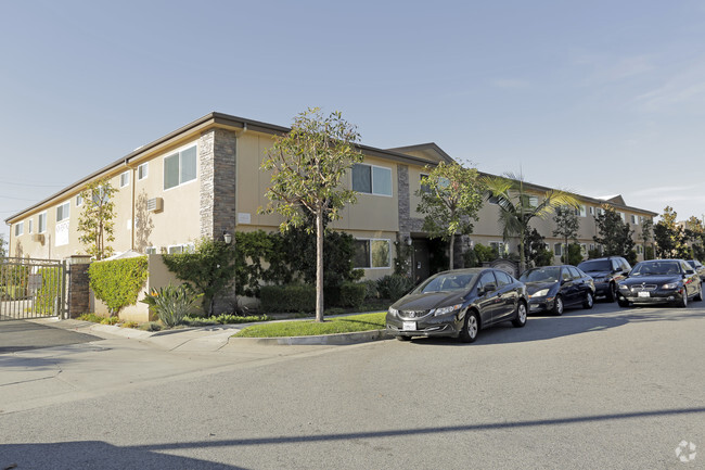 Primary Photo - Country Club West Apartments