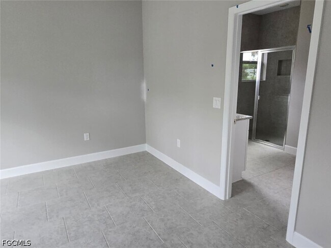 Building Photo - 1021 Alcalde St E