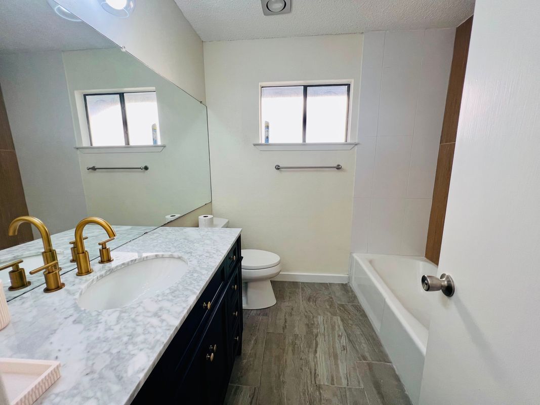 Building Photo - 1704 Foxfire Dr