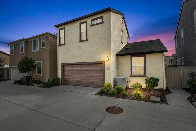 Building Photo - 1588 Parkside Way