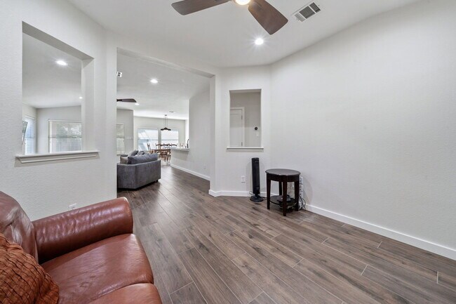 Building Photo - 8809 Corran Ferry Dr