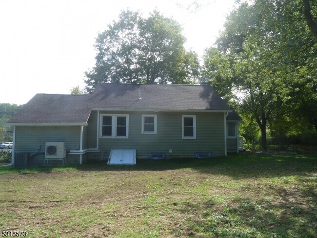 Building Photo - 126 US-46