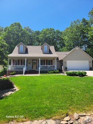 Building Photo - 223 Amherst Ln