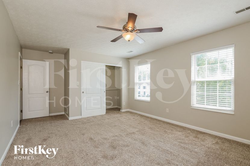 Building Photo - 160 Cambridge Dr