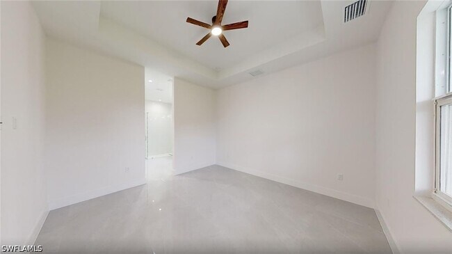 Building Photo - 6050 Stratton Rd