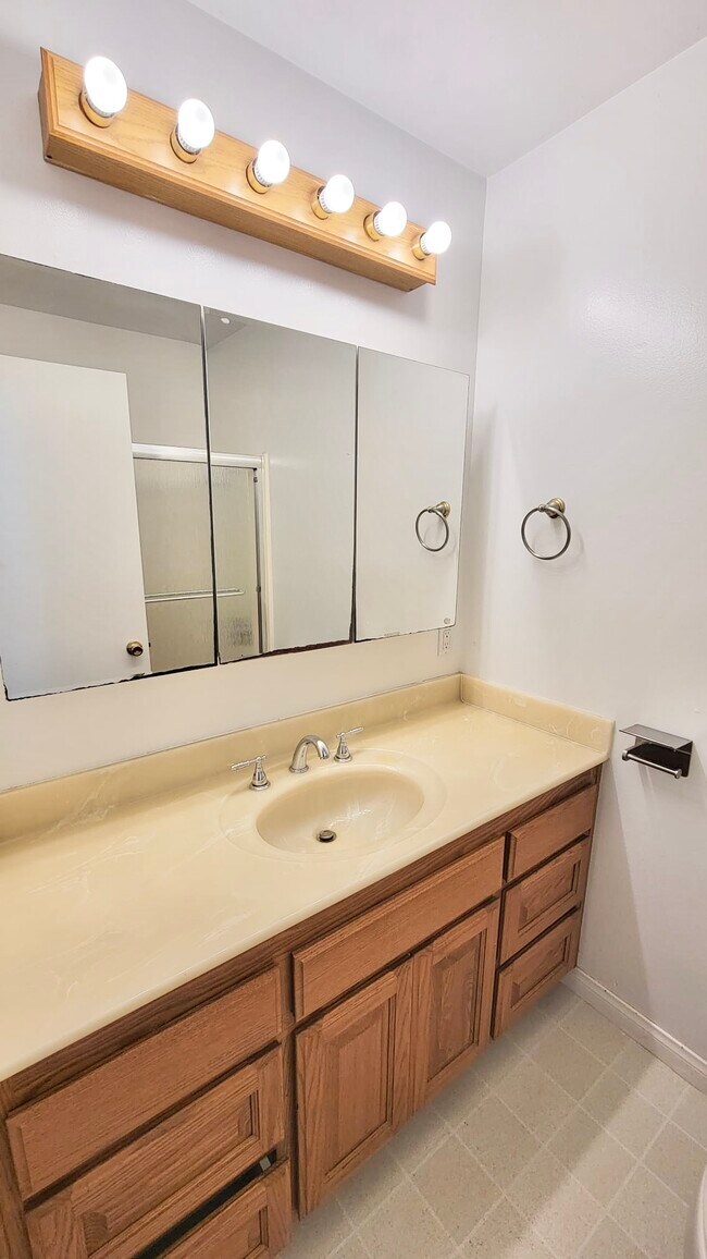 Building Photo - 9505 Easter Way