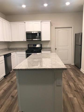 Building Photo - 1305 Parker Dr