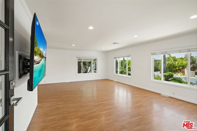 Building Photo - 29500 Heathercliff Rd