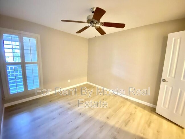 Building Photo - 200 E Southern Ave