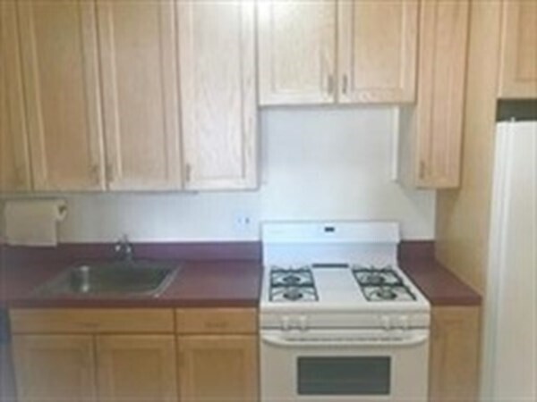 Primary Photo - 2 Hawthorne Pl