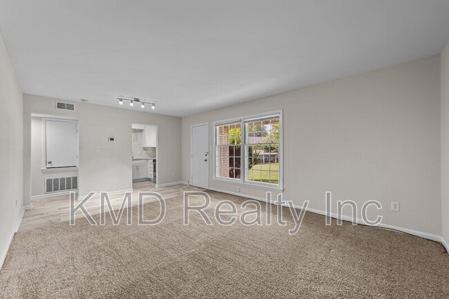 Building Photo - 4605 Coronado Dr