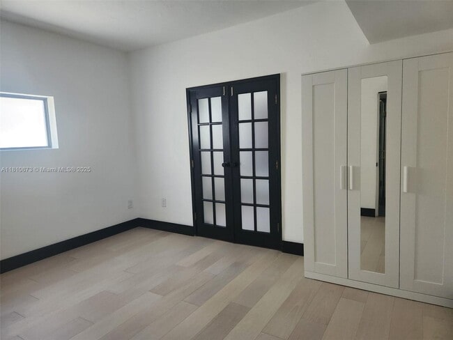 Building Photo - 241 Palmetto Dr