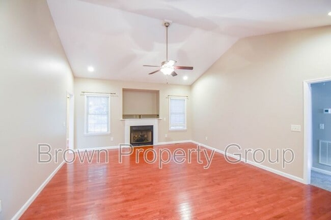 Building Photo - 3270 Argyll Dr