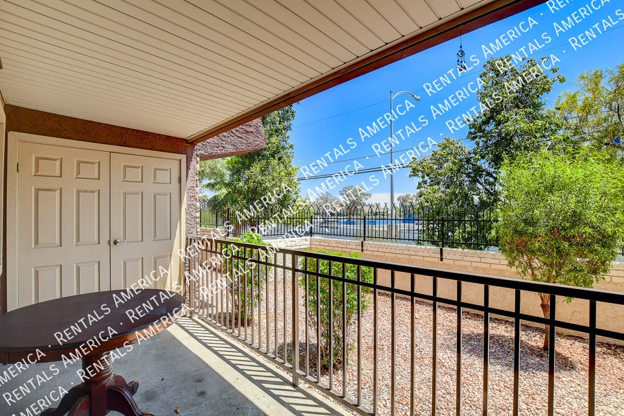 Building Photo - 4310 Sandy River Dr