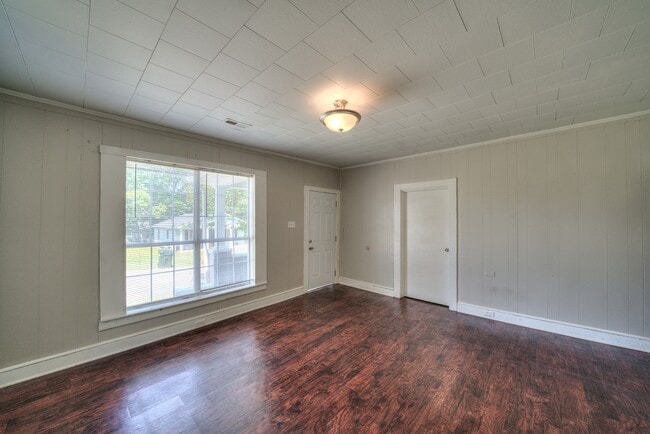 Building Photo - 620 N Moran St