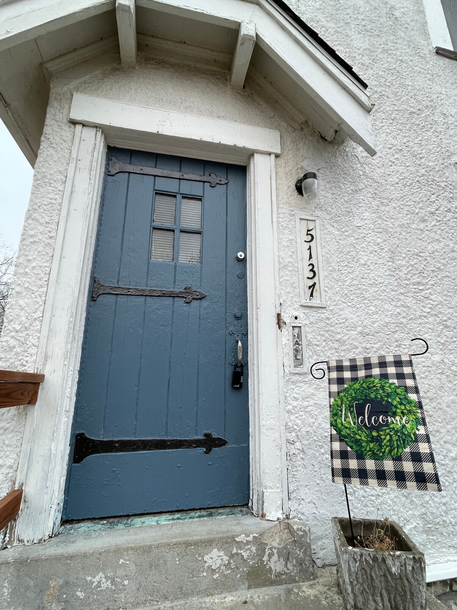 Private, front entrance - 5137 Paseo Blvd