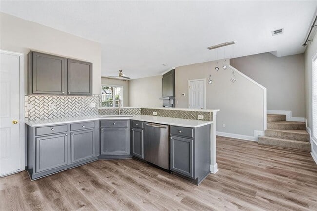 Building Photo - 1681 Heyford Cir NW