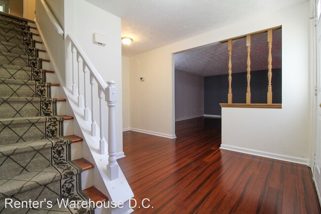 Building Photo - 5 br, 3.5 bath House - 13705 Hobart Dr