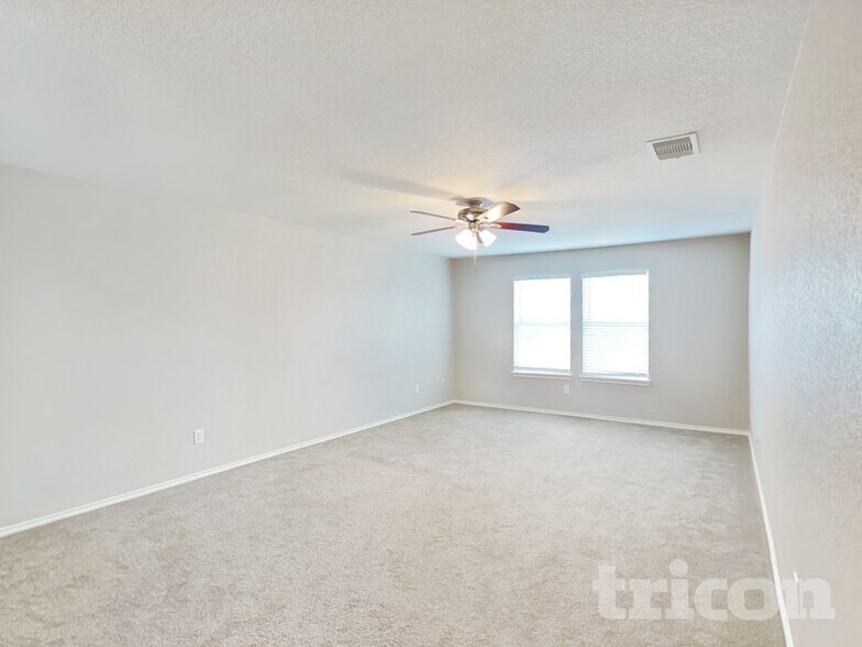 Building Photo - 11319 Saratoga Coach