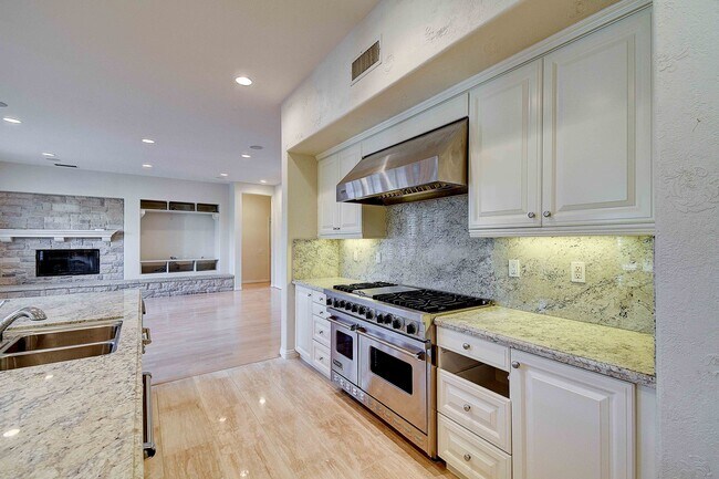 Building Photo - 4132 Prado De Las Cabras