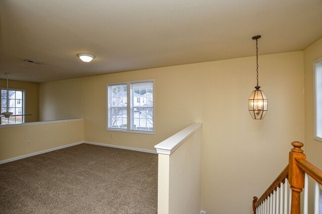 Building Photo - Charming 3 Bed, 2 Bath Home with fenced back yard!-**PRIMARY ON THE MAIN** COMING SOON!!!