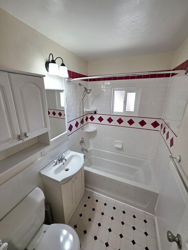 Building Photo - Endearing 4/2 Top of the Line Remodel in Concord's Canterbury Neighborhood