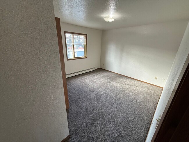Building Photo - 216 N Flower St
