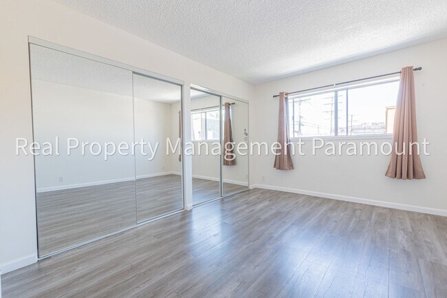 Building Photo - Beautiful One Bedroom Apartment in Miracle Mile