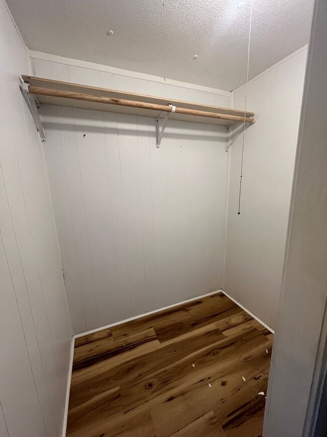 Building Photo - 3 Bed/2 Bath Mobile Home