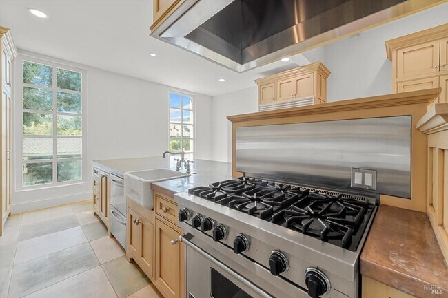 Building Photo - 1533 Allyn Ave