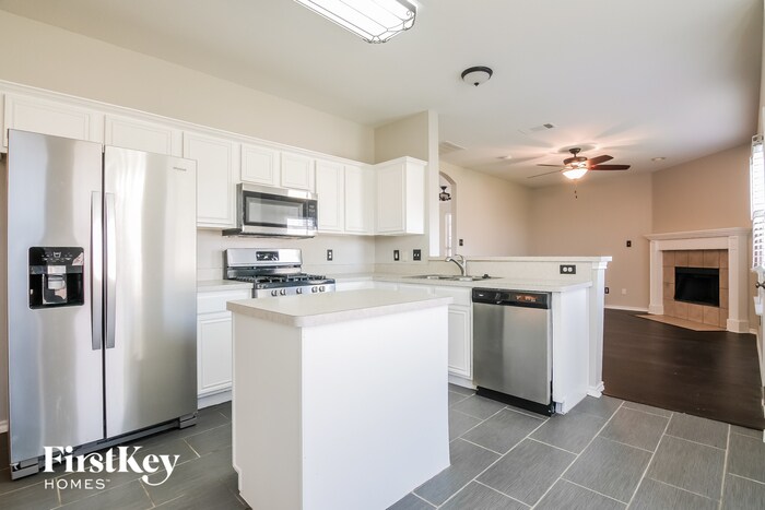Building Photo - 6605 Sandgate Dr