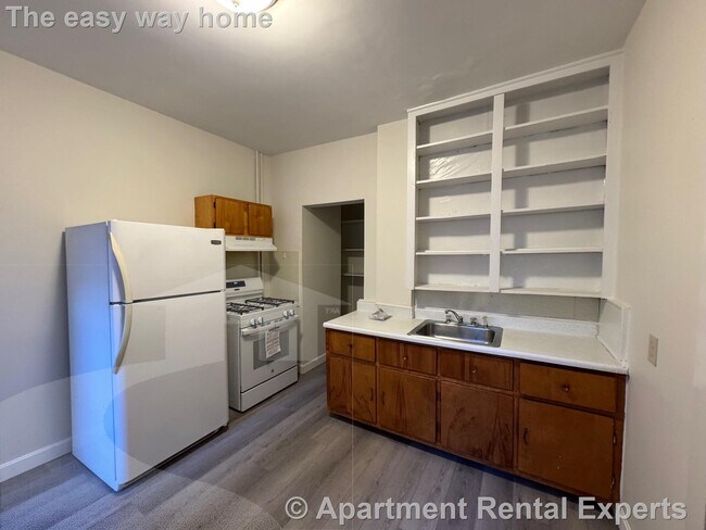 Building Photo - 250 Beacon St