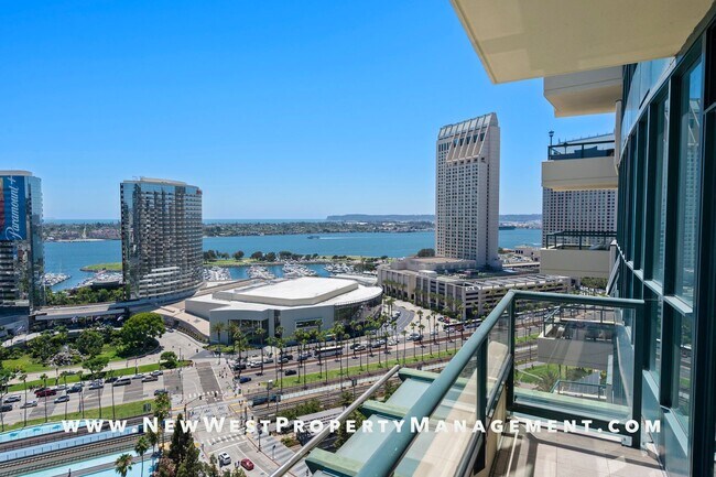 Building Photo - Spectacular Marina District 3-Bedroom Pent...