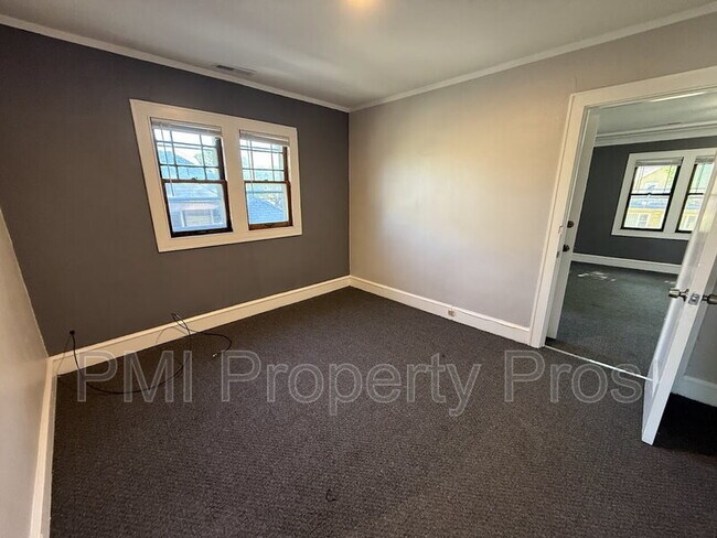 Building Photo - 4043 N 24th Pl