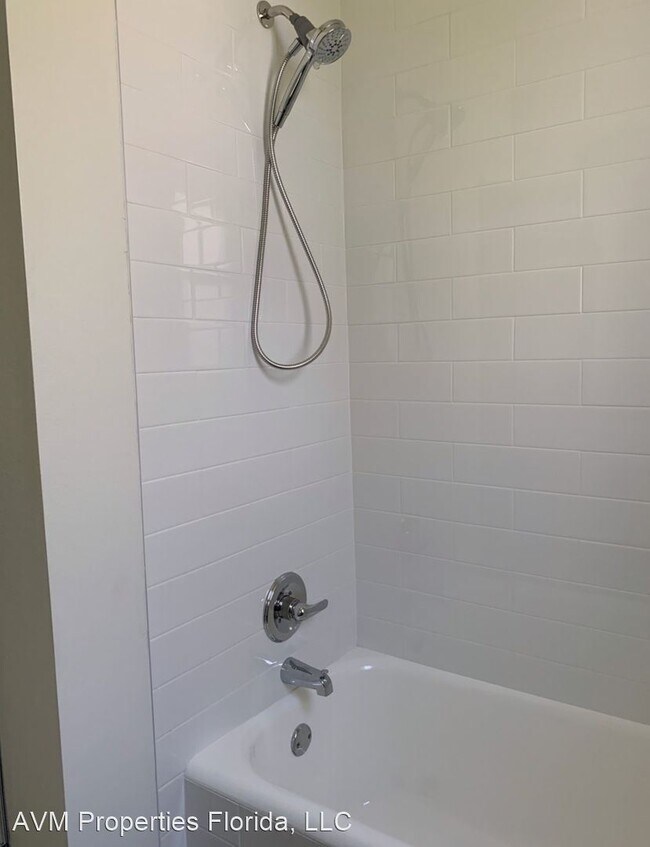 Building Photo - 3214-3218 W Santiago St