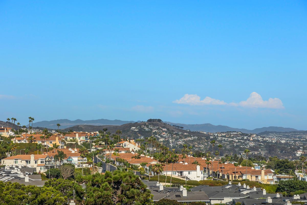 Building Photo - 24512 Alta Vista Dr