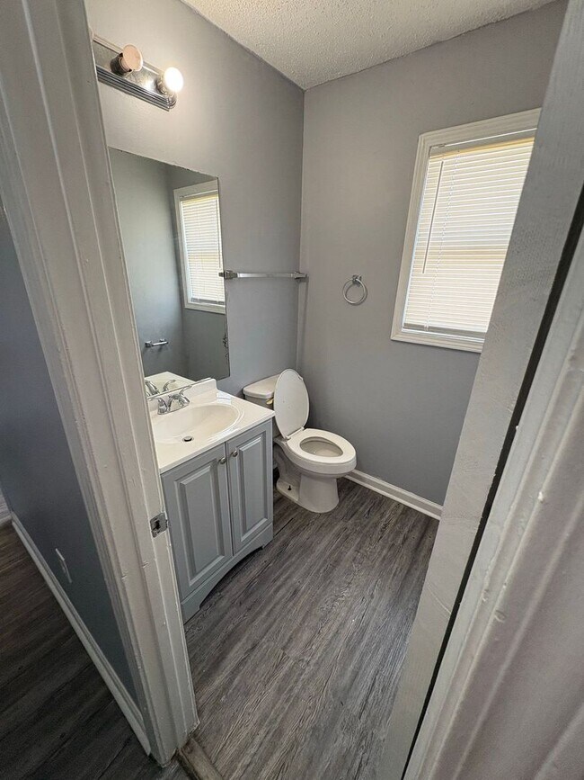 Building Photo - Very Nice Home in Frayser - 1/2 Off The 1st Months Rent