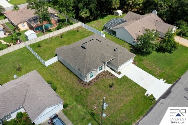 Building Photo - FULLY FENCED, LIKE NEW 3/2/2 IN DESIRABLE PINE GROVE