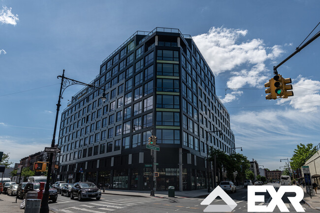 Building Photo - 523 Franklin Ave