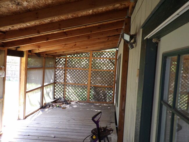 Building Photo - 6610 Beech Trail Dr
