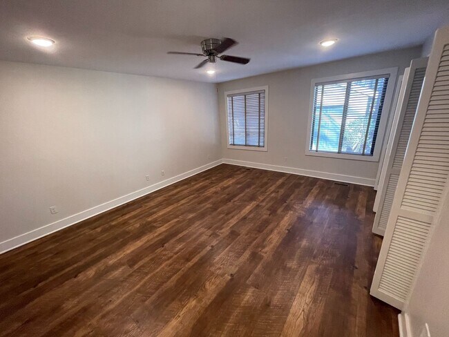 Building Photo - 3 Bedroom 3 Bath Beauty on Golf Course with Wet Bar and Storage Building