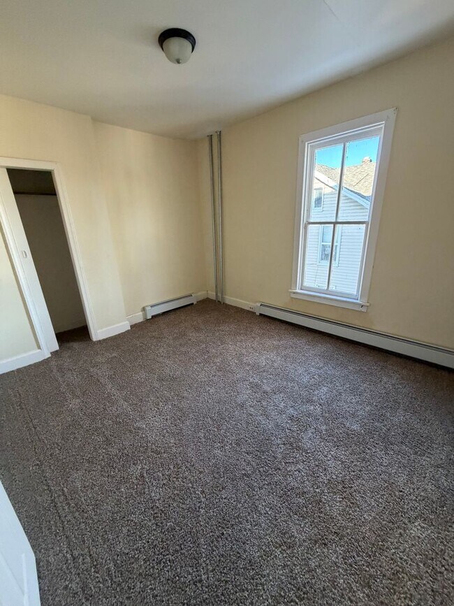 Building Photo - 49 S Front St