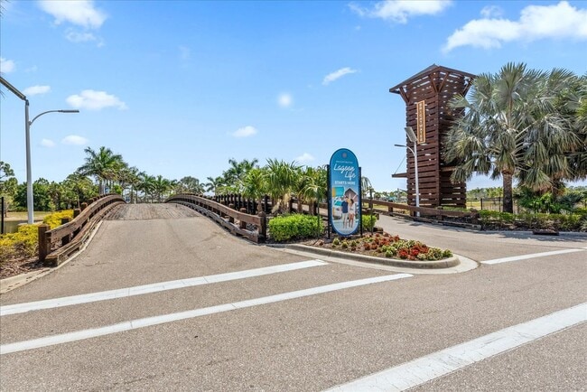 Building Photo - 8959 Cascade Price Cir