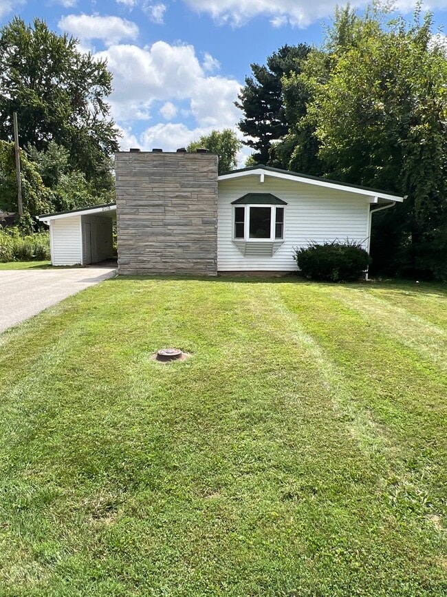 Building Photo - 3 Bedroom Avail August for 2026;  Monthly ...