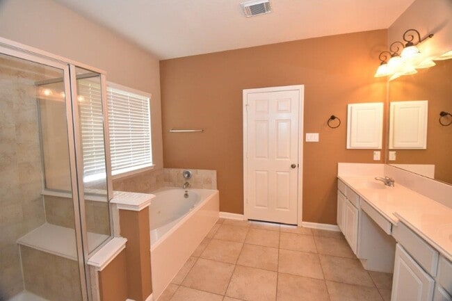 Building Photo - 22306 Fieldcrest Ln