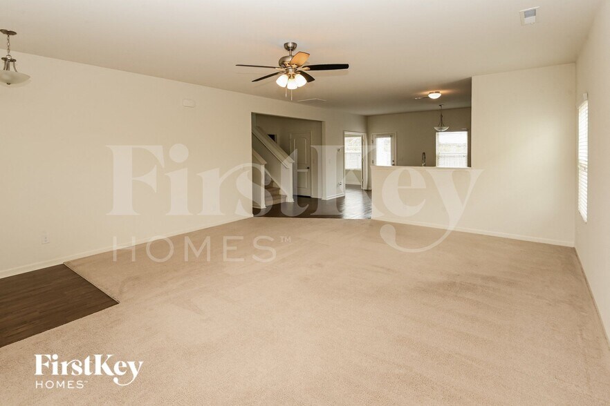 Building Photo - 153 Hidden Lakes Rd