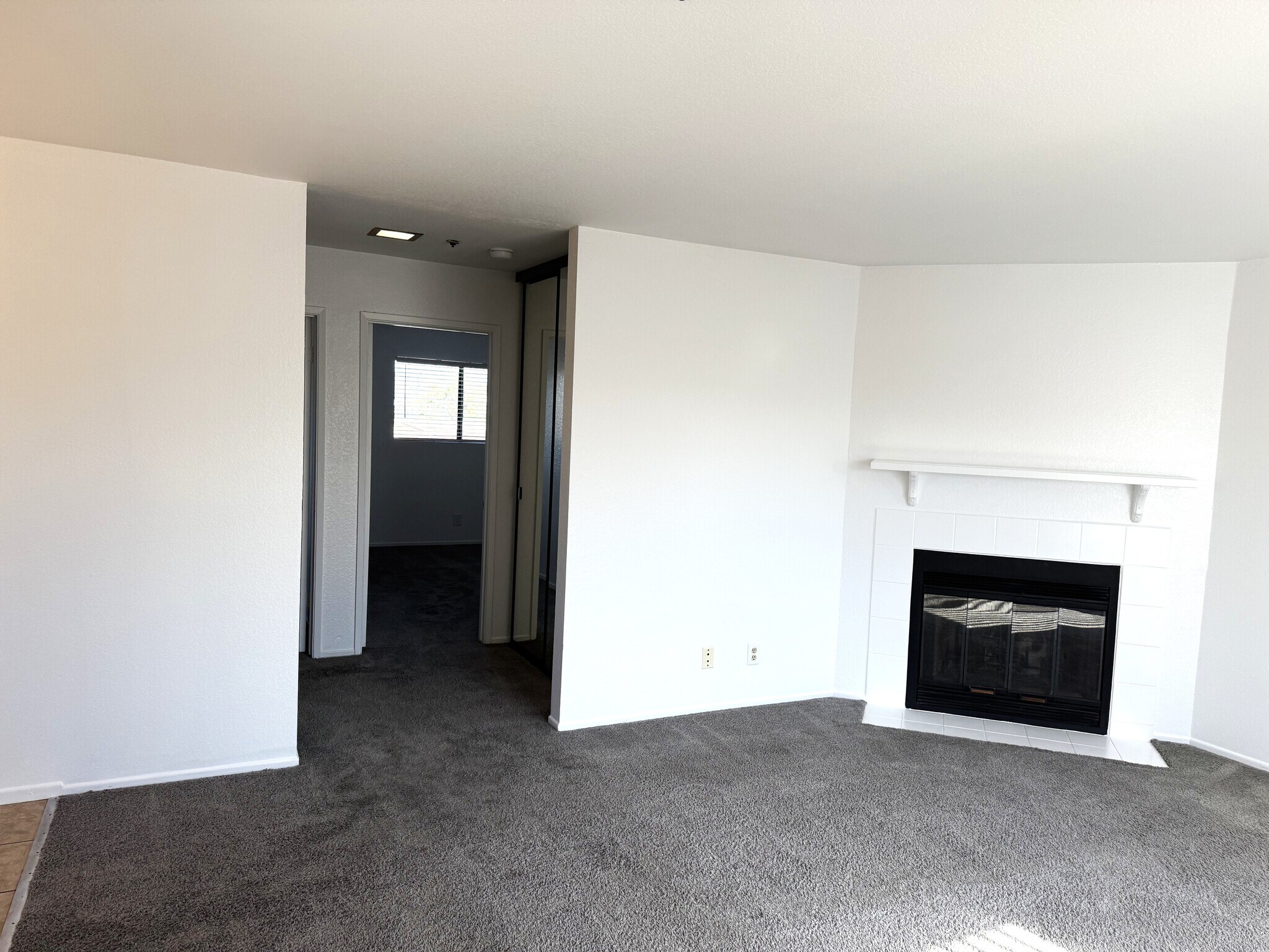 Building Photo - 10777 Walnut St