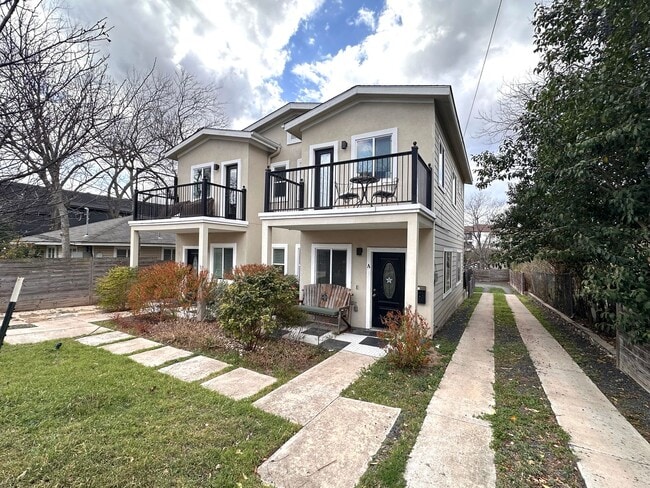 Building Photo - Two Story 3 Bedrooms and 2.5 Bathroom Home for Rent in Core Central Austin, North of Hyde Park