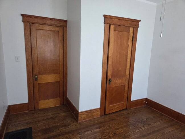 Building Photo - 109 Erie St